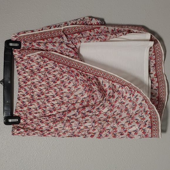 Max Studio Skirt Size: M✨️ Moving end of January 2025! Everything must go✨️ - Picture 3 of 9